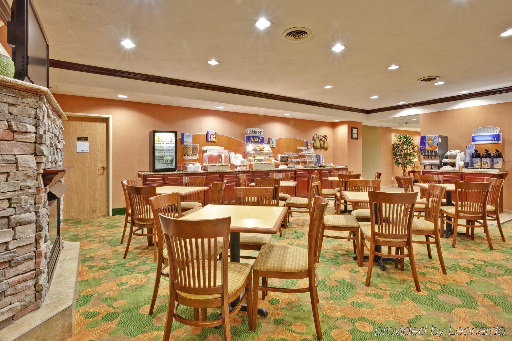Holiday Inn Express Winfield - Teays Valley Hurricane Restaurant photo
