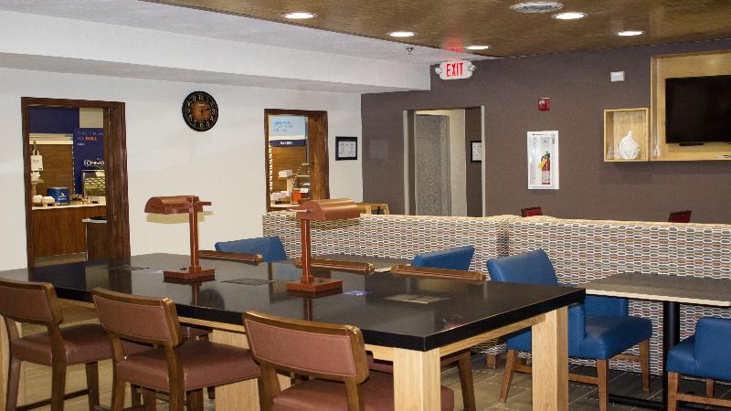 Holiday Inn Express Winfield - Teays Valley Hurricane Exterior photo